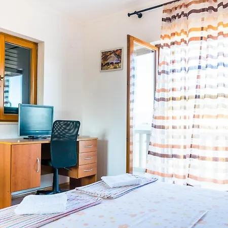 Apartman Fides *